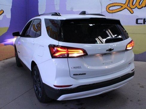 Certified 2022 Chevrolet Equinox RS w/ Infotainment Package image 5