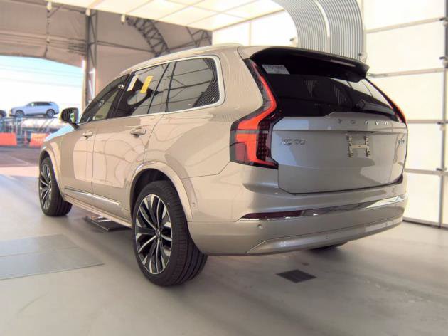 Used 2026 Volvo XC90 B6 Plus AWD/4WD image 3