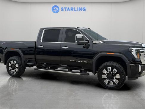 Used 2024 GMC Sierra 2500 Denali AWD/4WD image 12