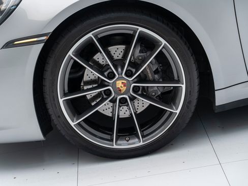 Certified 2022 Porsche 911 Carrera 4 AWD/4WD image 12