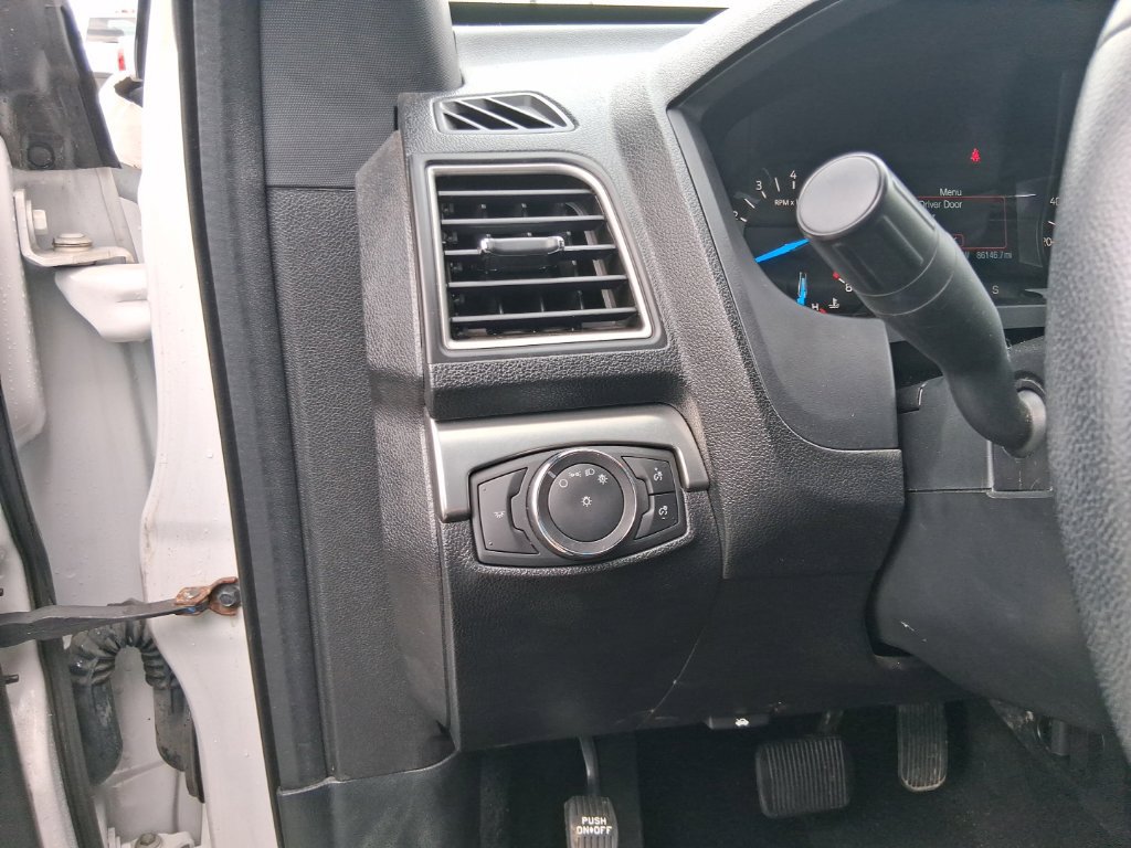 Used 2018 Ford Explorer XLT FWD image 29