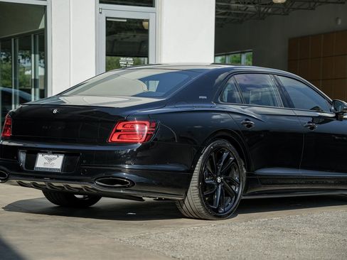 New 2025 Bentley Flying Spur Plug-In Hybrid AWD/4WD image 11