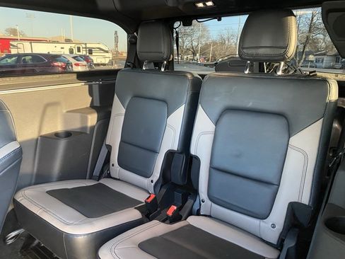 Used 2023 Ford Bronco Wildtrak image 27