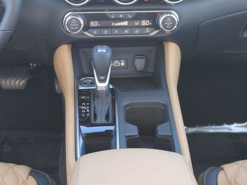 New 2025 Nissan Sentra SV w/ SV Premium Package FWD image 19