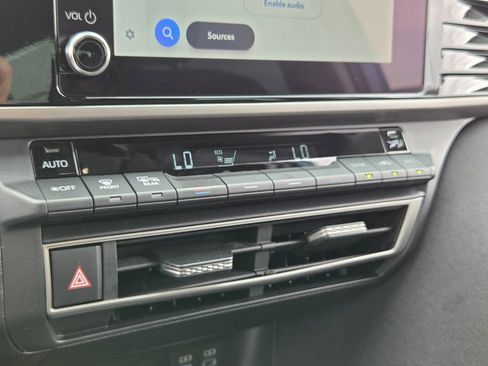 Used 2025 Toyota Camry LE FWD image 19