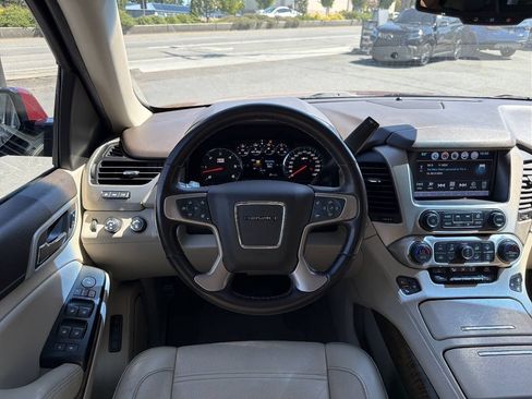 Used 2019 GMC Yukon XL Denali w/ Denali Ultimate Package AWD/4WD image 25