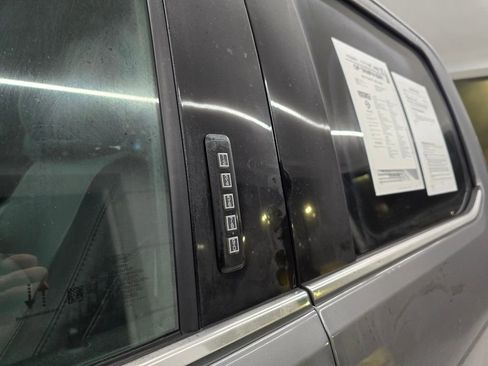 Used 2021 Ford F150 Lariat w/ Equipment Group 502A High image 13