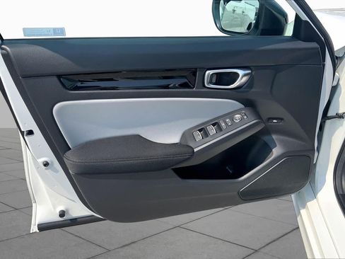 Used 2025 Honda Civic Sport image 22