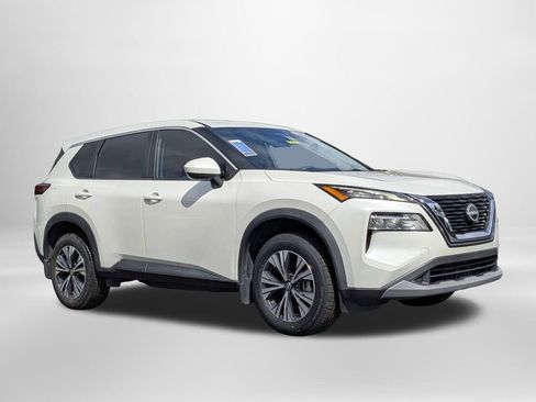 Used 2023 Nissan Rogue SV FWD image 2