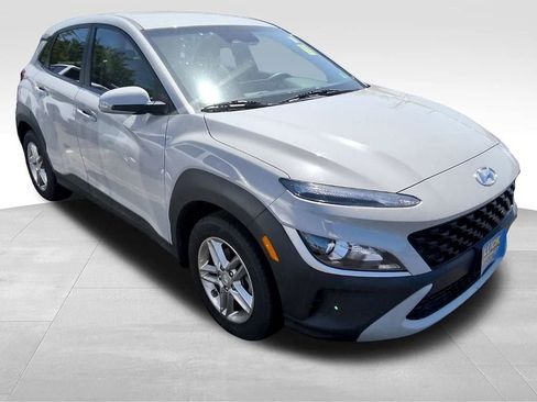 Used 2022 Hyundai Kona SE FWD image 3