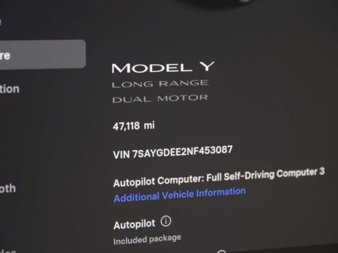 Used 2022 Tesla Model Y Long Range image 38