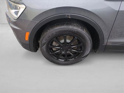 Used 2019 Volkswagen Tiguan SE w/ Panoramic Sunroof Package image 30