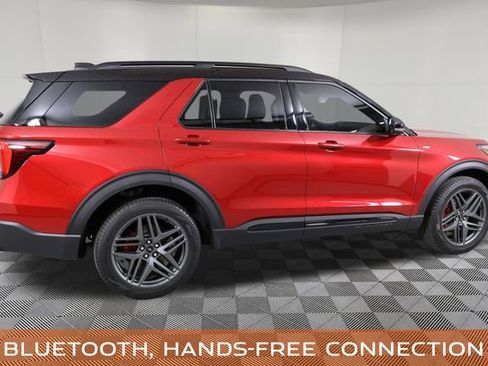 Used 2025 Ford Explorer ST-Line w/ Premium Package AWD/4WD image 5