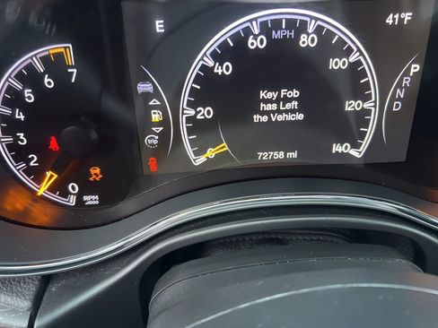 Used 2018 Jeep Grand Cherokee Limited image 16