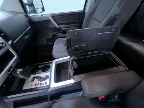 Used 2014 Nissan Titan PRO-4X AWD/4WD image 27
