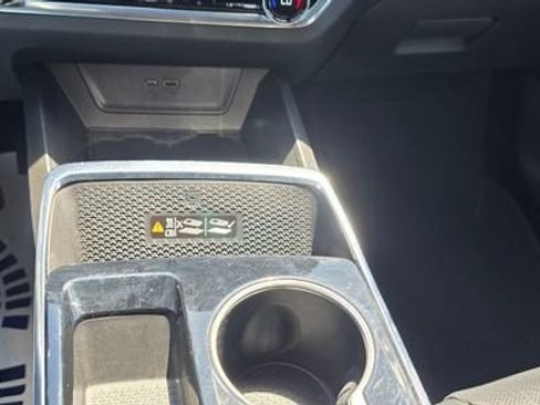 Used 2025 Chevrolet Equinox LT w/ Convenience Package II AWD/4WD image 24