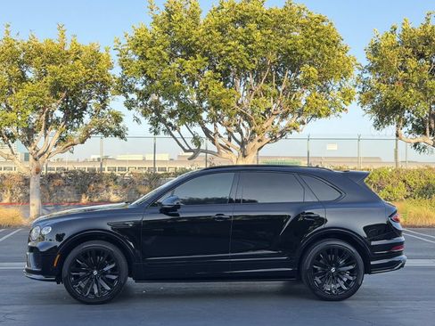 Used 2021 Bentley Bentayga Speed AWD/4WD image 11