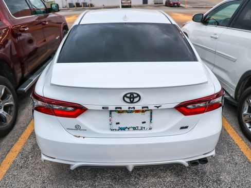 Certified 2024 Toyota Camry SE w/ Convenience Package image 9