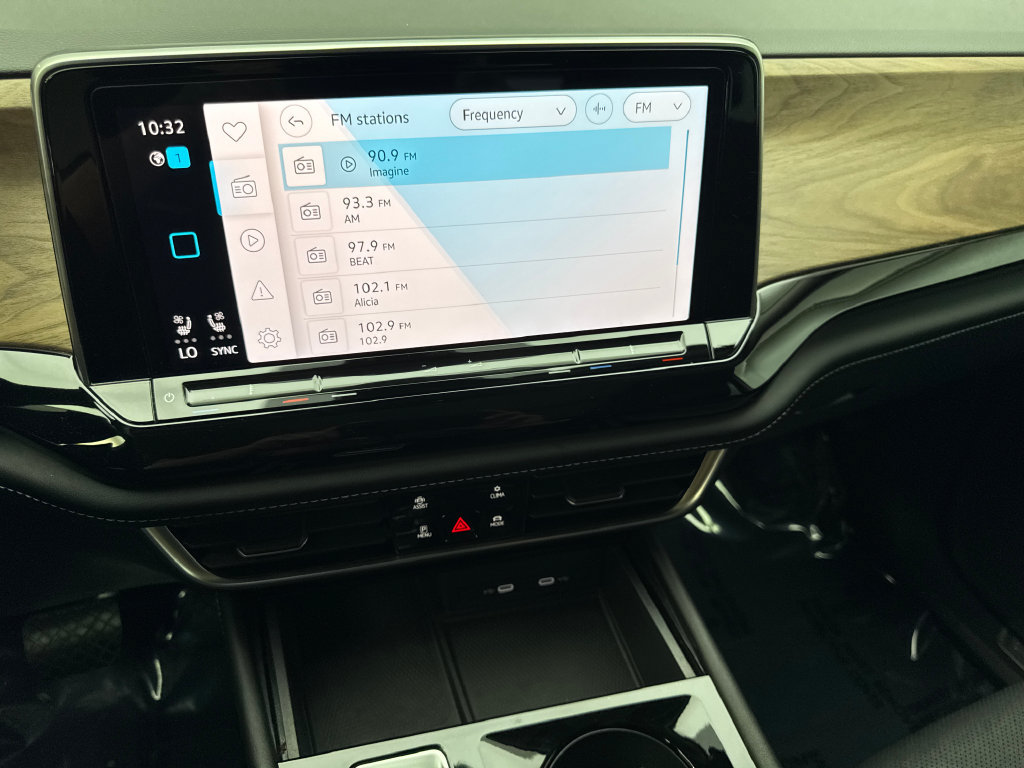 Used 2024 Volkswagen Atlas SE w/ Panoramic Sunroof Package FWD image 65
