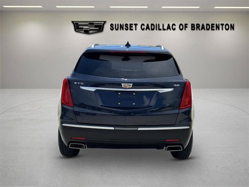 Used 2018 Cadillac XT5 FWD image 3
