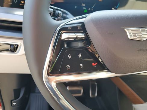 New 2026 Cadillac Vistiq Sport w/ LPO, Floor Liner Package image 34