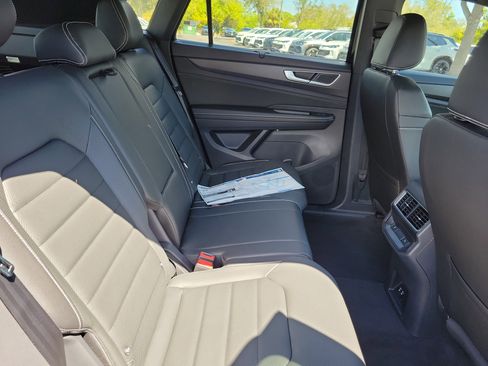 New 2026 Volkswagen Atlas Cross Sport SEL R-Line AWD/4WD image 10