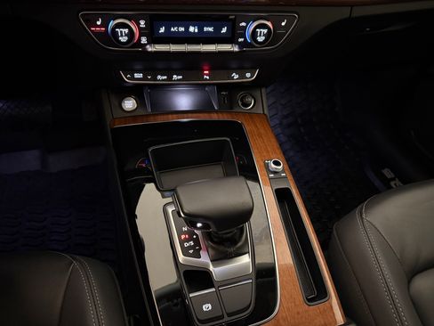 Certified 2023 Audi Q5 2.0T Premium w/ Convenience Package image 18