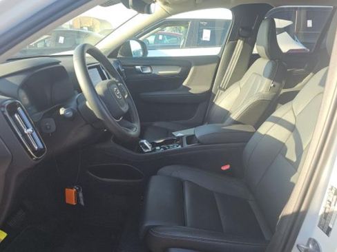 Used 2026 Volvo XC40 B5 Plus AWD/4WD image 2