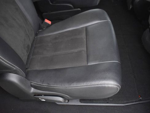 Used 2019 Dodge Grand Caravan SXT image 39