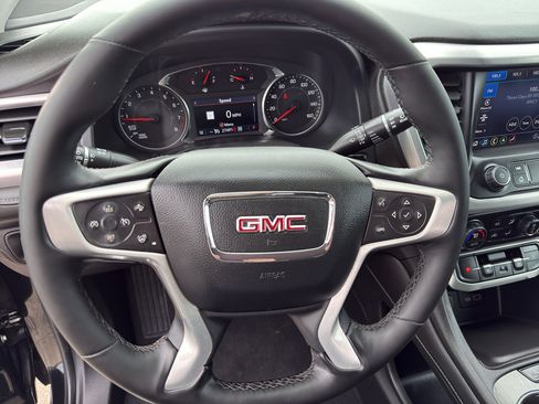 Used 2023 GMC Acadia SLT w/ Preferred Package AWD/4WD image 16