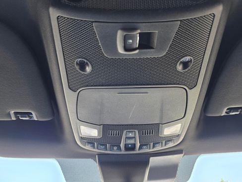 Used 2018 Ford F150 Lariat w/ Equipment Group 502A Luxury AWD/4WD image 17