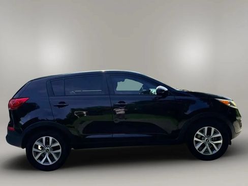Used 2016 Kia Sportage LX FWD image 4