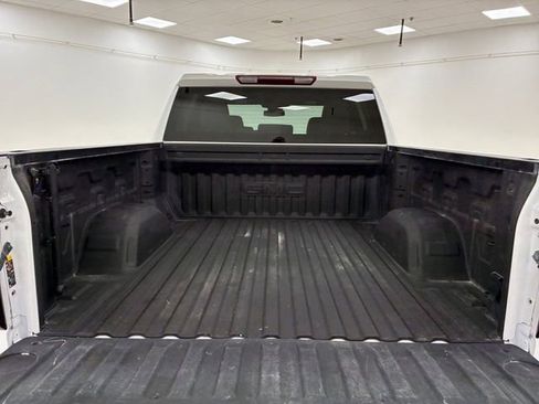 Used 2023 GMC Sierra 1500 SLT w/ SLT Premium Package AWD/4WD image 17