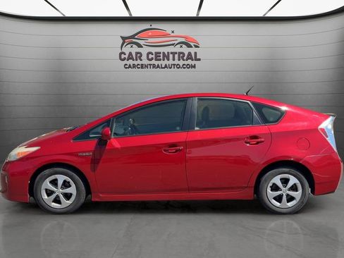 Used 2013 Toyota Prius Two FWD image 2