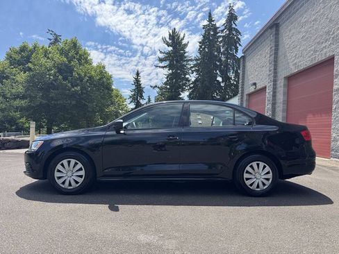 Used 2011 Volkswagen Jetta Sedan FWD image 9