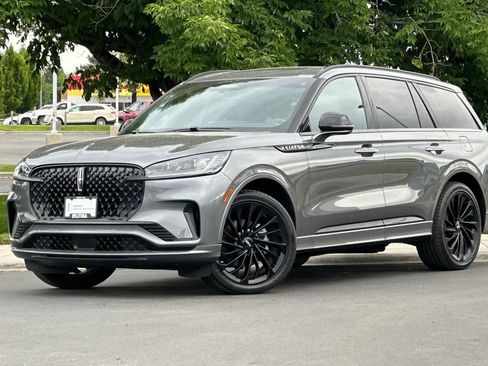 Used 2025 Lincoln Aviator Reserve w/ Luxury Package AWD/4WD image 1