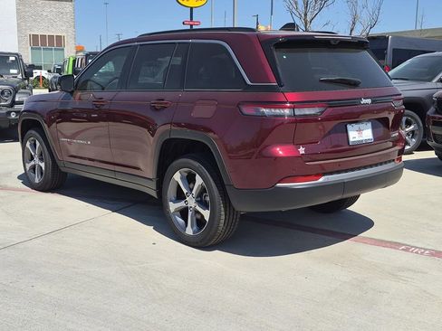 New 2026 Jeep Grand Cherokee Limited RWD image 3