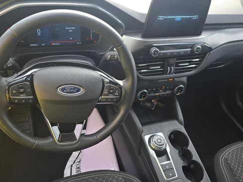 Used 2023 Ford Escape Active w/ Cold Weather Package image 9