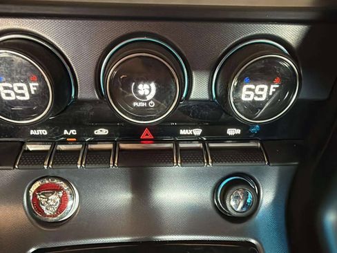 Used 2019 Jaguar F-TYPE Coupe image 17