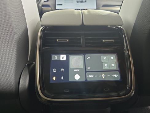 Used 2025 Rivian R1S Adventure AWD/4WD image 29