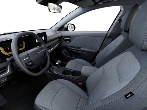 New 2025 Kia K4 LXS image 17