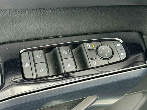 Used 2023 Nissan Pathfinder SL FWD image 13