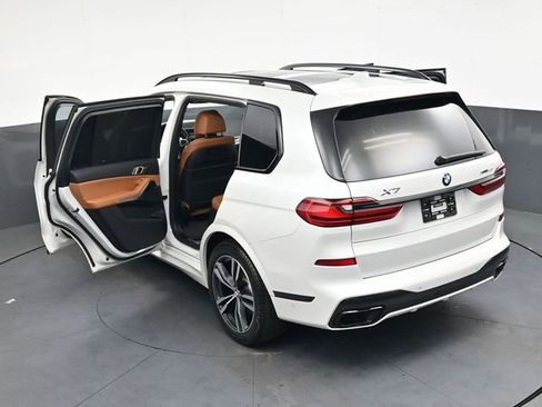 Used 2021 BMW X7 xDrive40i w/ M Sport Package image 40