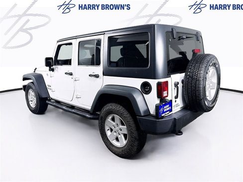 Used 2018 Jeep Wrangler Unlimited Sport S image 23