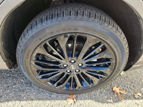 New 2025 Lincoln Corsair AWD w/ Equipment Group 101A image 18