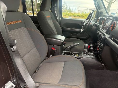 Used 2021 Jeep Gladiator Mojave AWD/4WD image 28