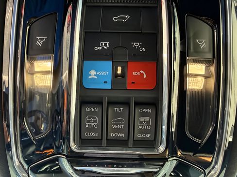 Used 2023 Jeep Grand Cherokee Summit AWD/4WD image 27