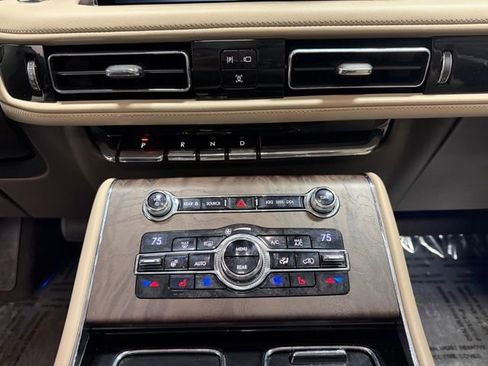 Used 2020 Lincoln Aviator Reserve w/ Equipment Group 201A image 32