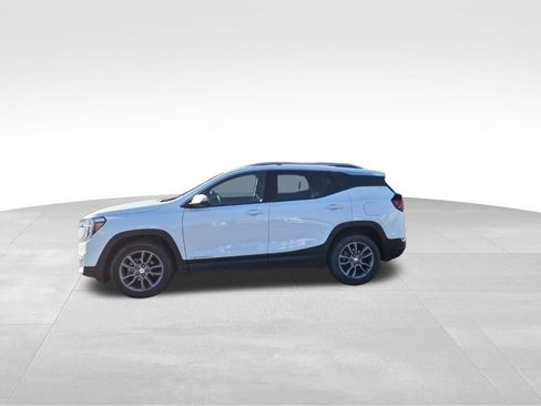 Used 2024 GMC Terrain SLT image 9