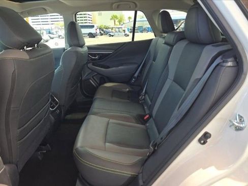 Used 2025 Subaru Outback Onyx Edition image 9